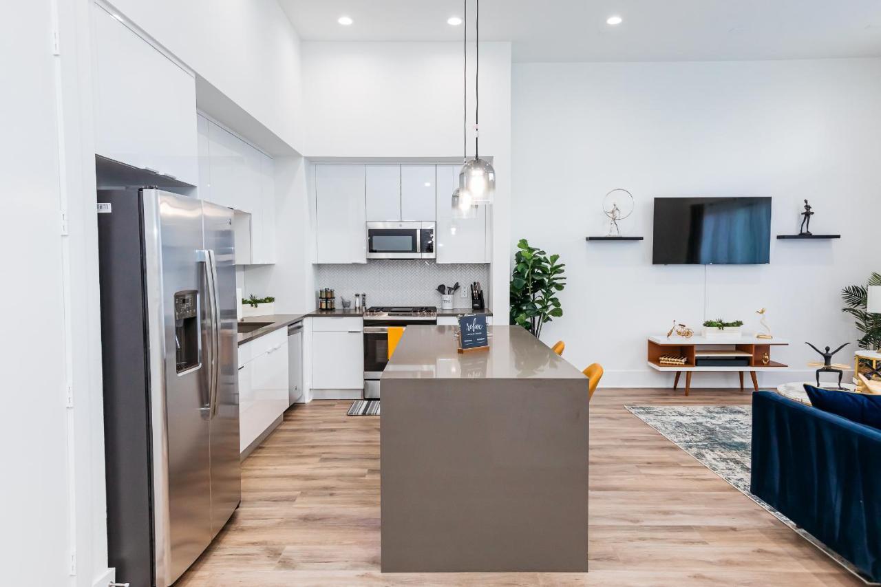 Beautifully Decorated, Modern Downtown Houston Home Exterior foto